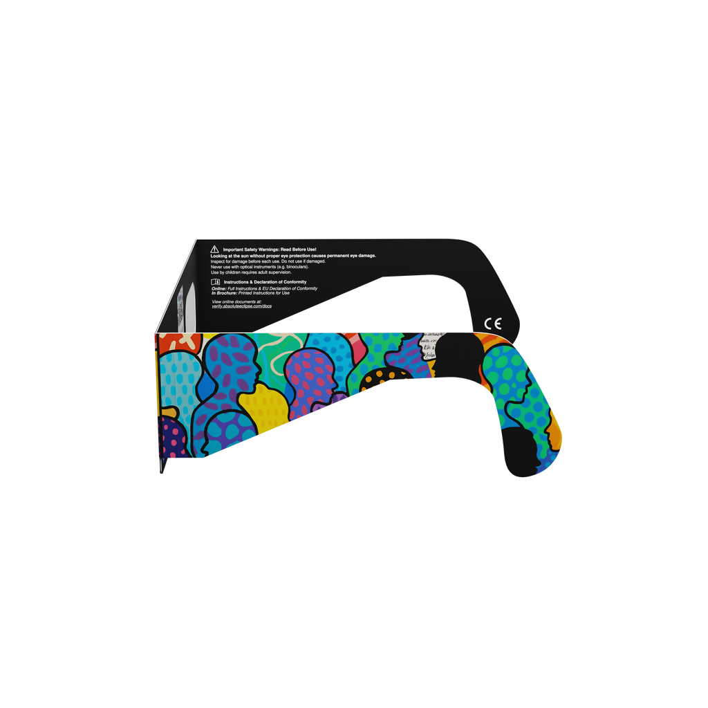 Crowd solar eclipse glasses - 270° angle (transparent background)