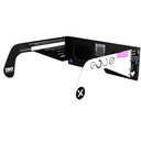 Vue en angle arrière latéral des lunettes pour éclipse solaire Cipher, dotées de l'autocollant QR d'authenticité en garantie.