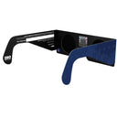 Vista en ángulo lateral trasero de las gafas diseño EU, con la pegatina QR de autenticidad visible como garantía.
