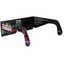 Alternative rückseitige Winkelansicht der Sonnenfinsternis-Brille im Neon-Design mit QR-Aufkleber, die leuchtende Farben zeigt.